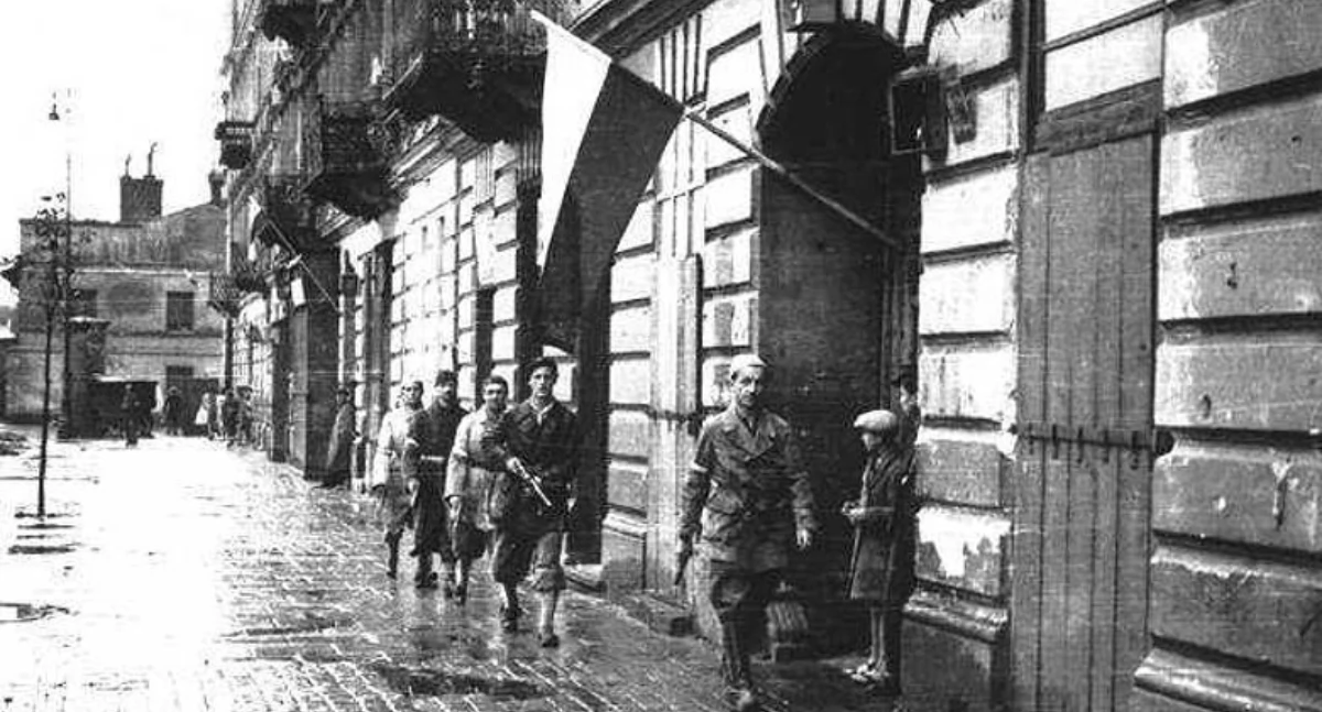 Historia, Badania temat myślą warszawiacy Powstaniu Warszawskim - zdjęcie, fotografia