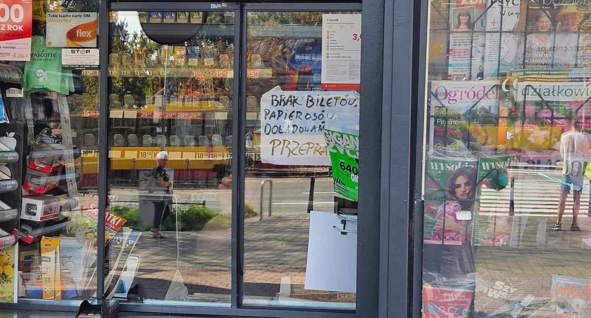 Handel i usługi, Najpopularniejszy kiosk Grójeckiej likwidacji - zdjęcie, fotografia