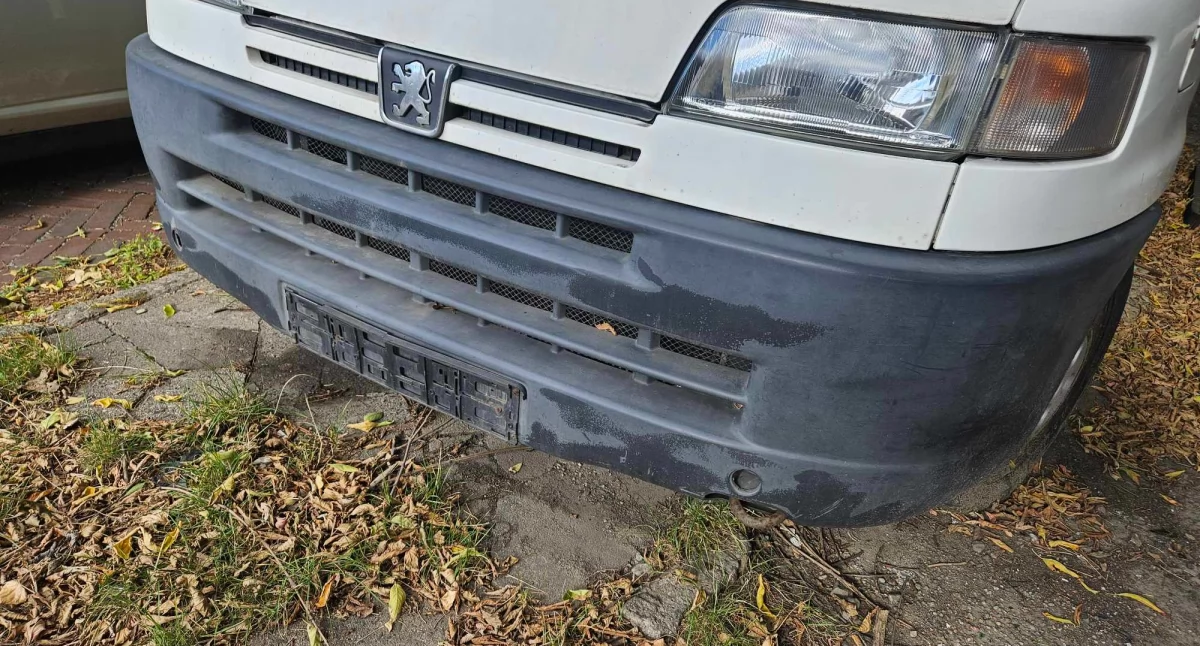 p�r�a�w�o, Płatne parkowanie dziwna plaga kradzieży tablic rejestracyjnych - zdjęcie, fotografia