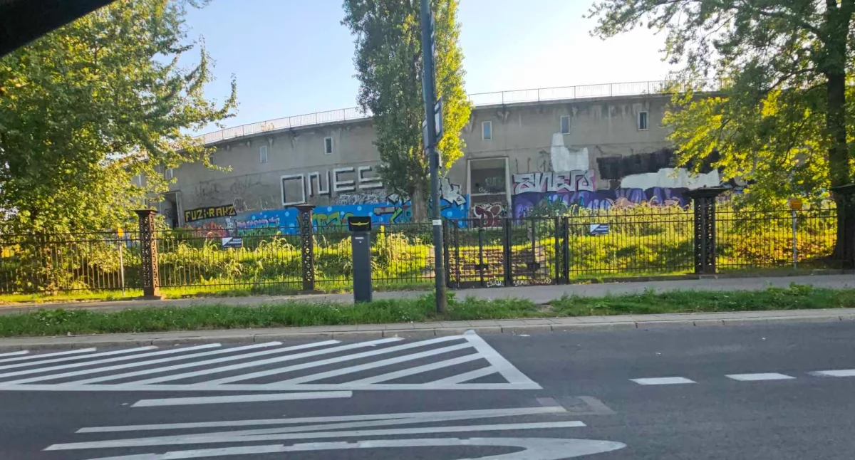 konsultacje, Budowa Skrze czytelnicy zdecydowanie - zdjęcie, fotografia