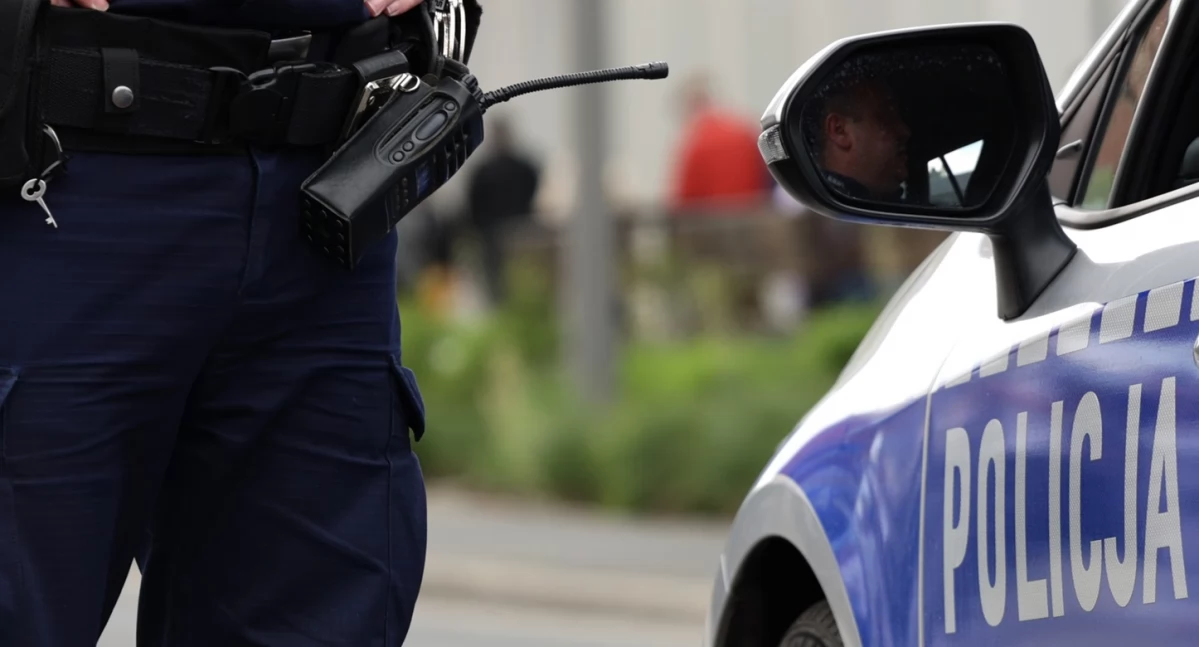Bezpieczeństwo, Policjanci uratowali życie rowerzyście - zdjęcie, fotografia