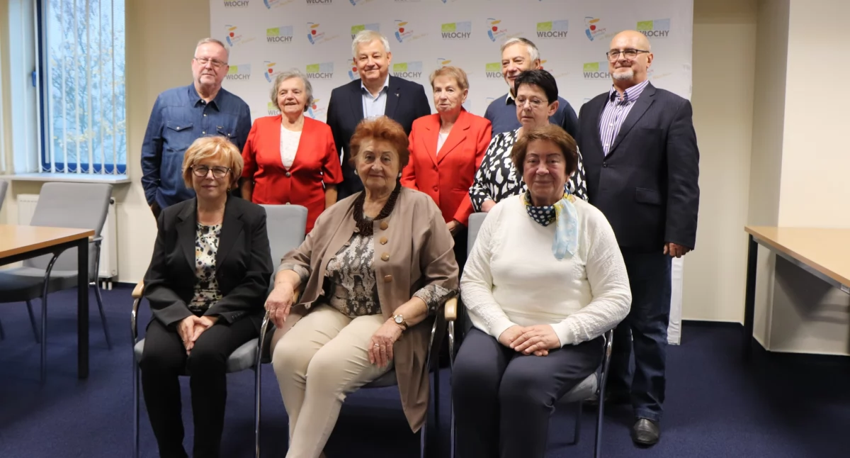 samorząd, Seniorów Dzielnicy Włochy działa - zdjęcie, fotografia