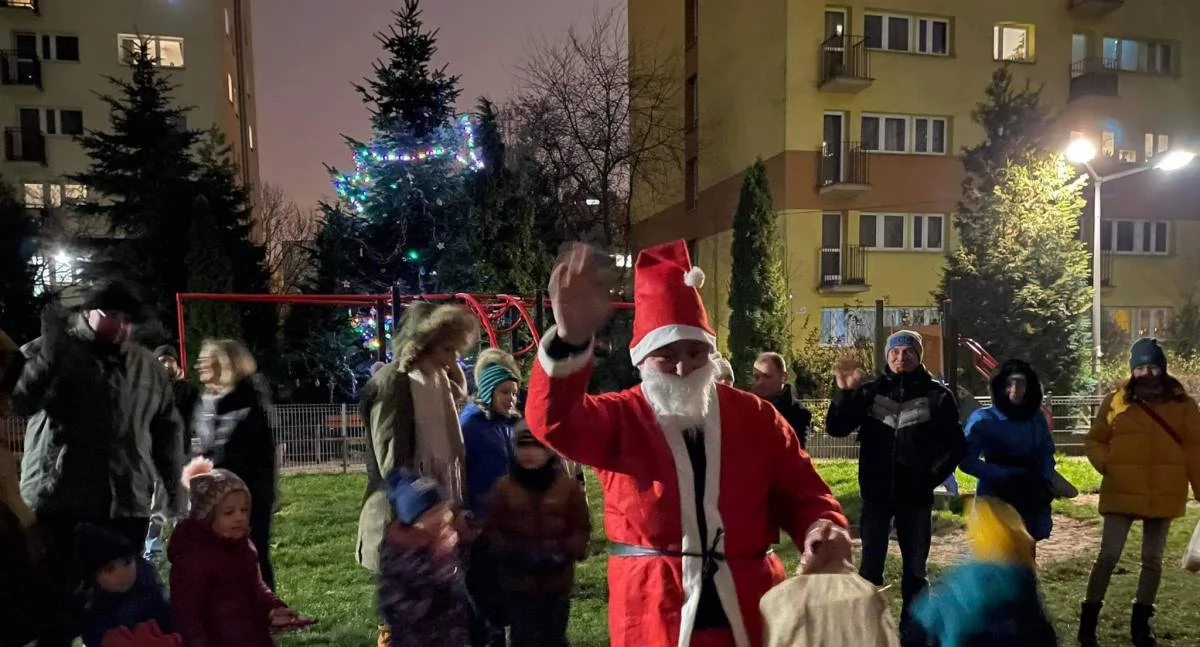 imprezy plenerowe, Rakowiec odpala choinkę - zdjęcie, fotografia