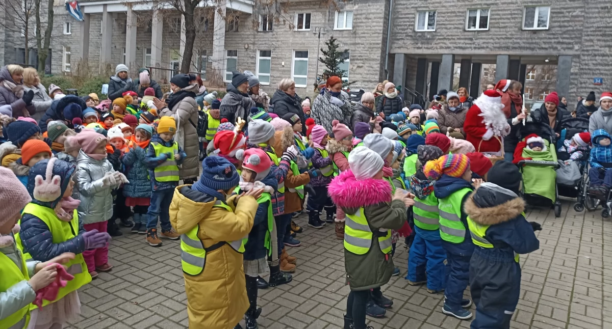 imprezy plenerowe, Baśniowy zaprasza świąteczne spotkanie - zdjęcie, fotografia