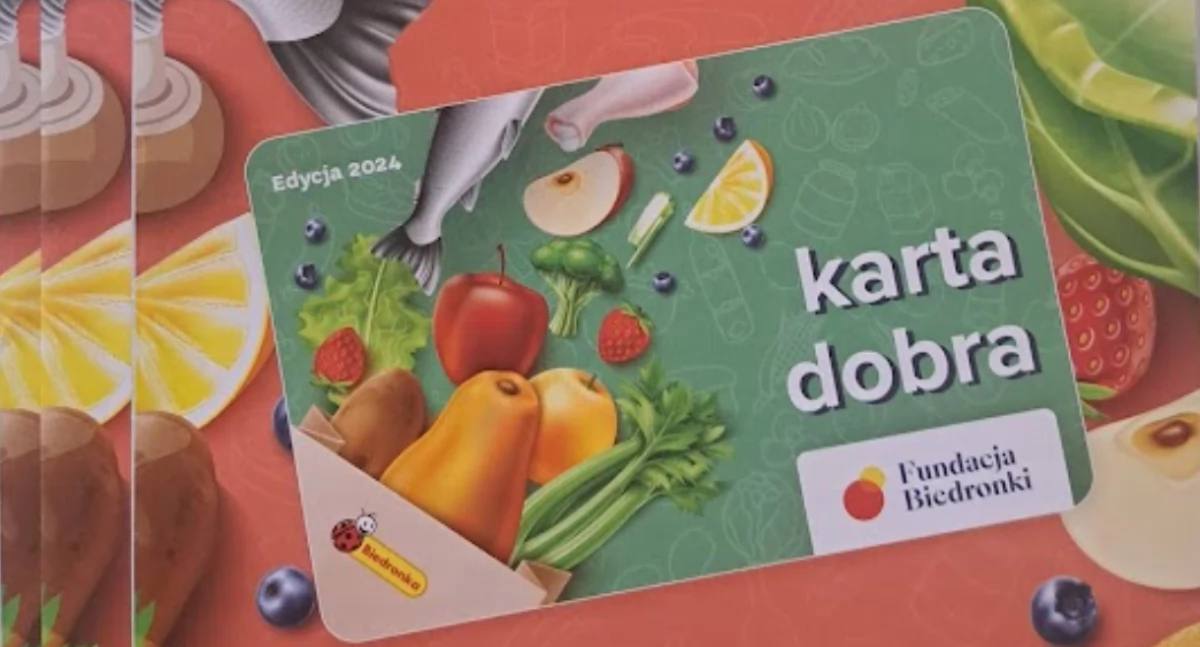 opieka społeczna, seniorów Ochoty otrzymało Kartę Dobra świąteczne upominki - zdjęcie, fotografia