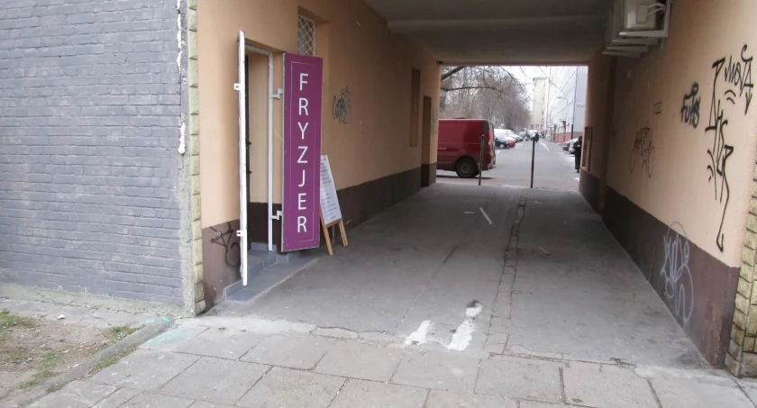 Zarządzanie nieruchomościami, Jednak można było nawet bolało - zdjęcie, fotografia