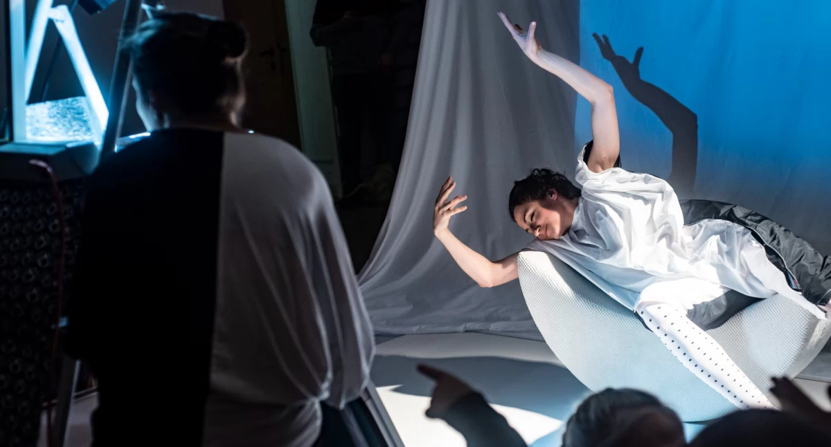 teatr, Pstryk spektakl pełen światła cieni dziecięcej wyobraźni - zdjęcie, fotografia