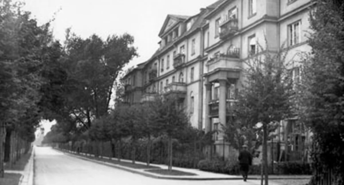 rekreacja, Spacer „OCHOTA KOLONIA STASZICA WISZĄCE OGRODY SEMIRAMIDY” - zdjęcie, fotografia
