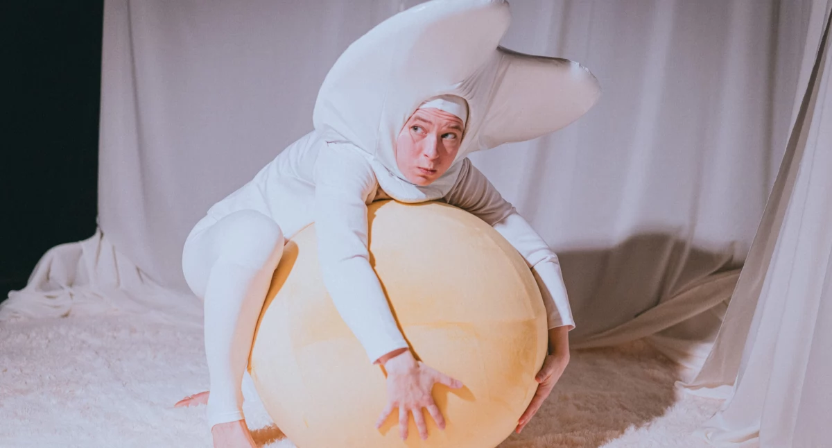 teatr, „Żółteczko” magiczny spektakl Teatru Sztuka Ciała - zdjęcie, fotografia