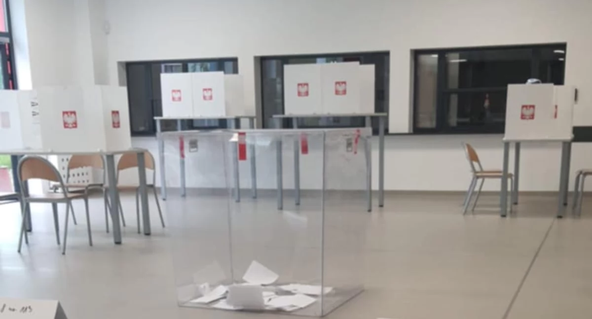 p�r�a�w�o, szmalu pracę Obwodowej Komisji Wyborczej - zdjęcie, fotografia
