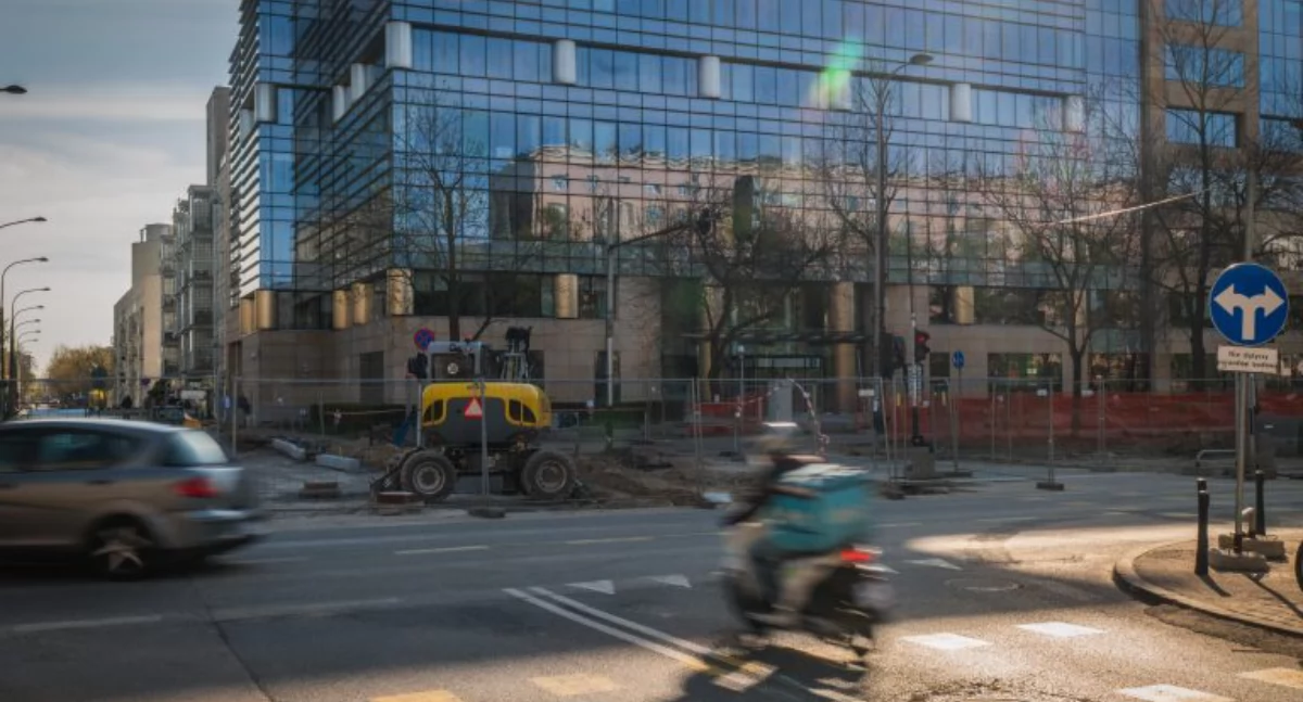 ulice, Zamknięcie fragmentu Szczęśliwickiej objazdy zmiany komunikacji - zdjęcie, fotografia