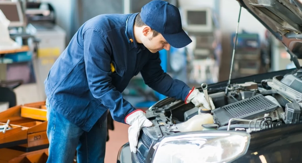 Handel i usługi, Przed feriami sprawdź swój samochód! - zdjęcie, fotografia
