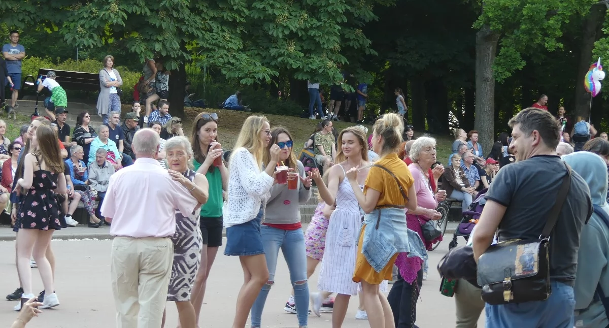 imprezy plenerowe, Zapraszamy potańcówki - zdjęcie, fotografia
