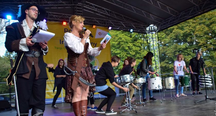 imprezy plenerowe, Szczęśliwicach edukacja rekreacja zabawa - zdjęcie, fotografia