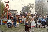Wesołe miasteczko przy Pl. Zawiszy między Al. Jerozolimskim a ul. Grójecką. Data: 1991 r.