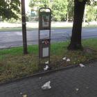 W tle popękana Grójecka
