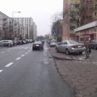 Za samochodem może pieszy idzie?