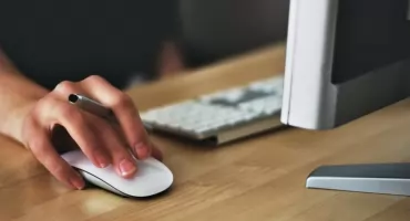 Czy monitor przenośny sprawdzi się w biurze? Zalety lekkich rozwiązań