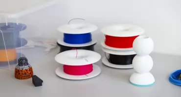Jak wybrać odpowiedni materiał do druku 3D dla swoich projektów?
