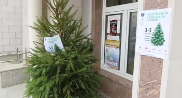 A tymczasem pod Urzędem Dzielnicy