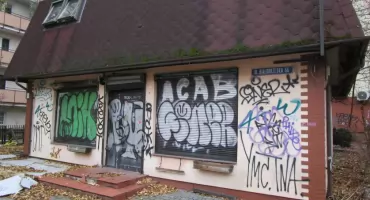 Opuszczony i zapomniany budynek przy Białobrzeskiej  66