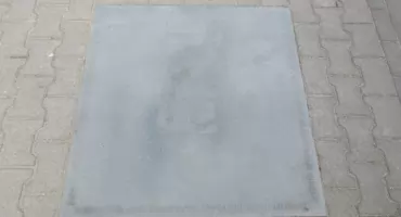 Tablice przed Urzędem Dzielnicy – wizytówką władz