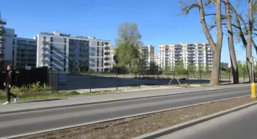 Instalatorów i najwyższy czas dobudować kolejne apartamentowce