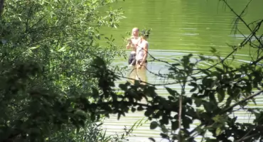 Kąpiel w jeziorku Szczęśliwickim może nie jest najlepszym pomysłem
