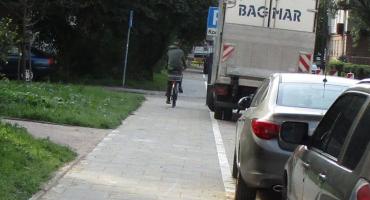 Ulica Węgierska i problem z chodnikiem